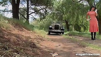 Bonnie Ve Clyde'In Vahşi Bir Üçlüye Daldığını Izleyin.