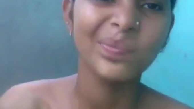 Grandes Tetas Indianas E Ação Anal Em Uma Foda Na Vila