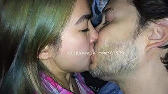 El Primer Beso De Sean Y Lily