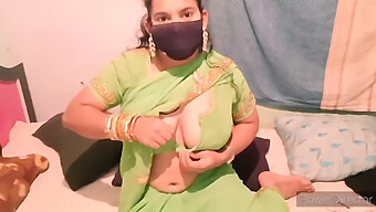 Desi Milf ถูกเย็ดที่หน้ากากใหญ่โดยความยาวของควยใหญ่