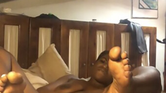 Foot Fetish And Big Tits: Watch This Black Beauty Cum