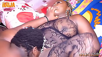 Sucer Comme Vous Devriez D'Une Babe Africaine Excitée