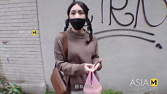 Asian Amateur Tan Ying Ying Gets Street Hunted In Hd Video