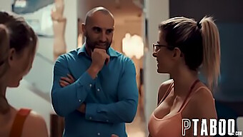 ماكنزي موس، الفتاة المراهقة (18+) ، تحصل على لحس ونيك ثدييها الكبيرين من المدرب كوري تشيس