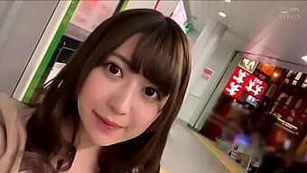 Japonská Teenka Si Nechává Lízat A Šukat Svou Kundičku V Tomto Domácím Porno Videu