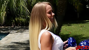 Cheerleader With A Big Bubble Butt Gets Creampied