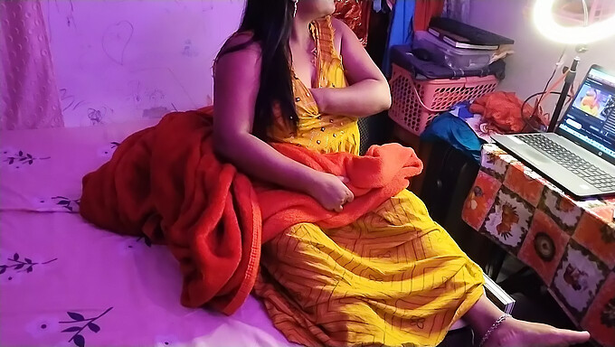 Bhabhi'S Nipples On Display: A Hot Cam Show By An Ardent Student