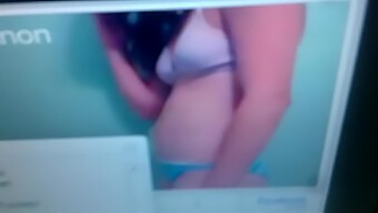 Teen Girls Chatting And Fucking On Omegle