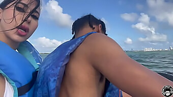 Las Tetas Gordas De Oceane Reciben Un Paseo En Jetski En Este Video Pov De Una Milf Tetona