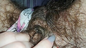 Kompilasi Gambar Close-Up Cutieblonde'S Hairy Pussy And Big Klitoris