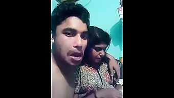 Beautiful Indian Mom With Big Boobs Gets Her Pussy Licked