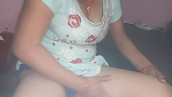 Watch A Seductive Desi Bhabhi In A Hardcore Video