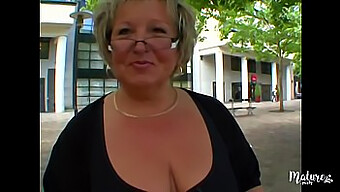 Carole May Se Fait Plaisir Par Un Homme Dans Cette Vidéo De Sexe Anal