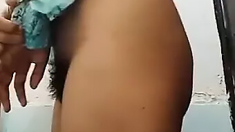 Pregnant 18 Year Old Indian Teen Gives A Close-Up