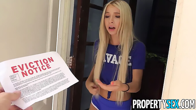 Blondi Teini Rankaistaan Isolla Kyrvällä Propertysex -Videossa