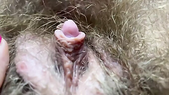 Tight Pussy Gets Filled With Cum In This Indian Porn Video