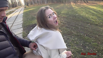 Sinnlich Blowjob In Public: Mia Bandini