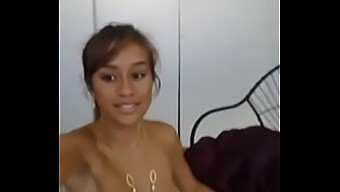 Samoan Webcamer Masturbates On Camera