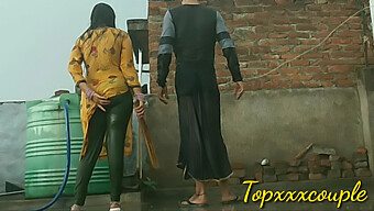 Desi Bhabhi Tắm Nước Nóng