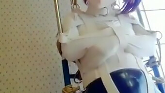 Cosplay De Kigurumi Con Un Vibrador